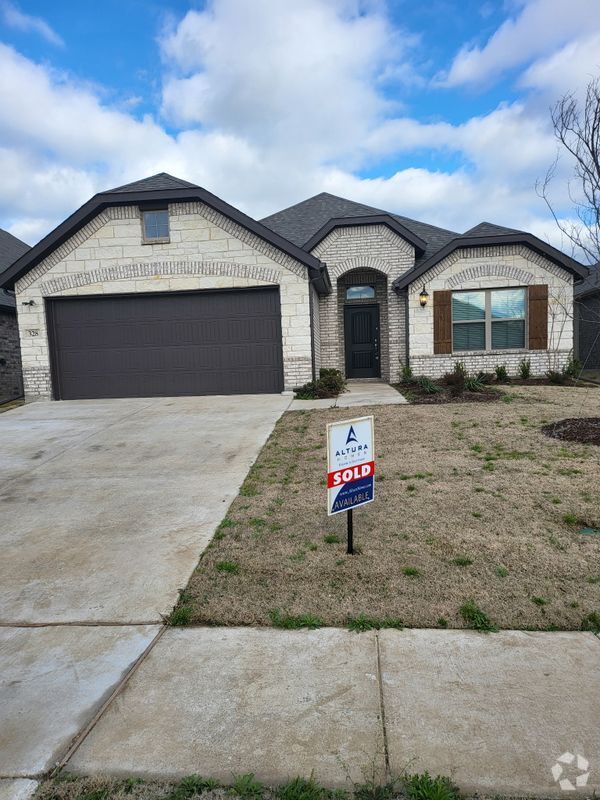 Building Photo - 328 Saltmeadow Ln