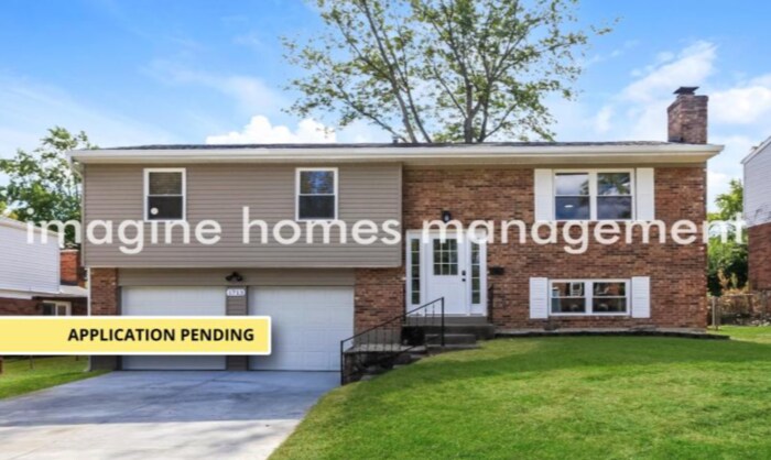 Primary Photo - Gorgeous 3 Bedroom 2.5 Bath House in Cinci...
