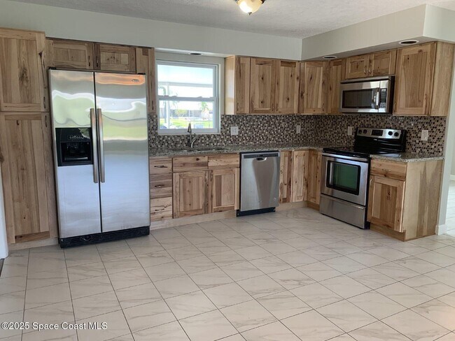 Building Photo - 465 Sundoro Ct