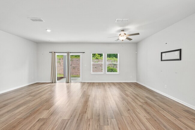 Foto del edificio - 1544 Purple Coneflower Ave SE
