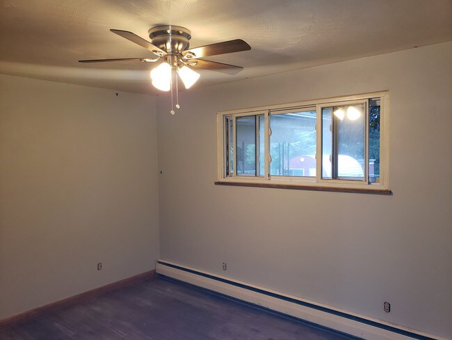 Building Photo - 262 N Duffy Rd