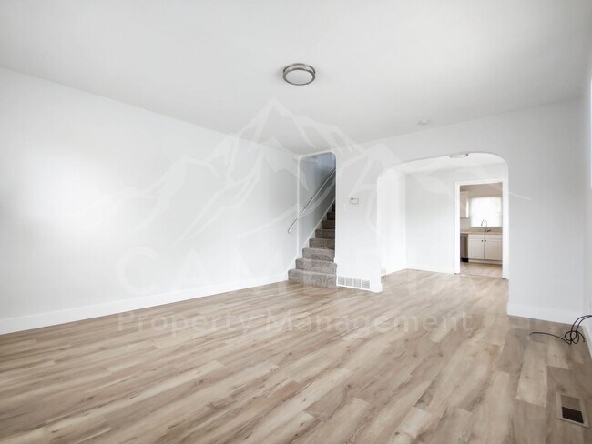 Building Photo - 1015 E 2700 S