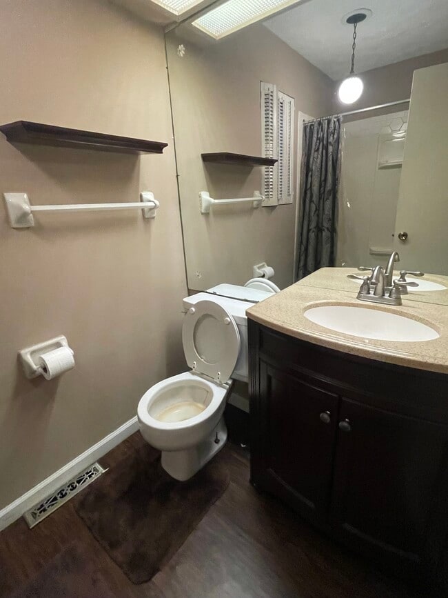 Building Photo - 283 Alpine Dr