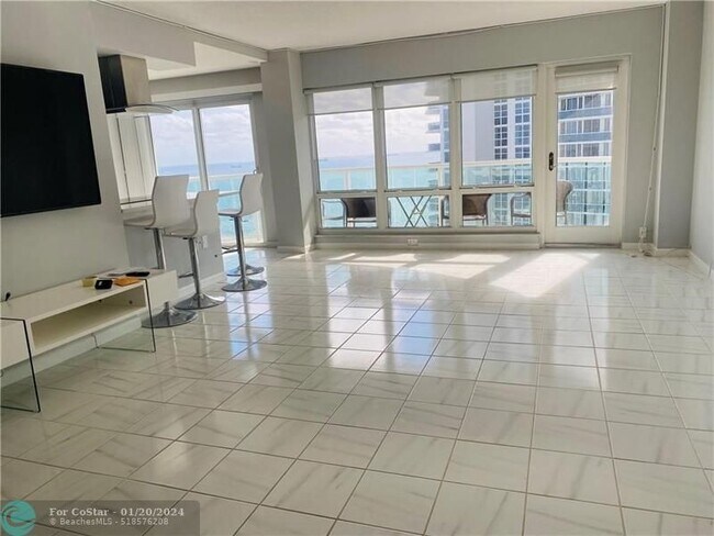 Building Photo - 3400 Galt Ocean Dr