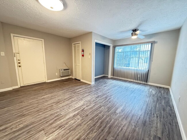 Building Photo - 2501 Yoakum Blvd