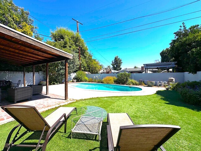 Foto del edificio - 15732 Covello St