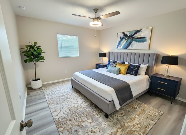 Building Photo - 440 77th Ave N