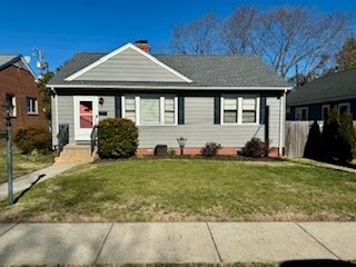 Primary Photo - 4604 Radford Ave