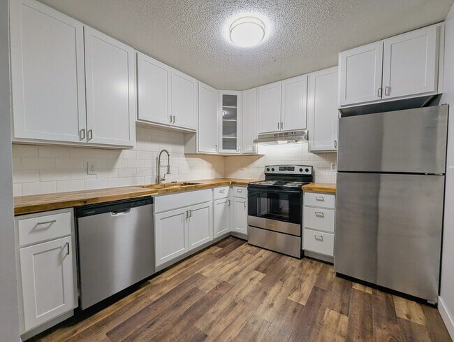 Foto del edificio - 408 E 15th St