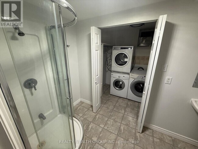 Building Photo - 82 Elvaston Dr