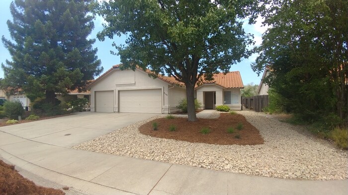 Foto principal - 5104 Charter Ct