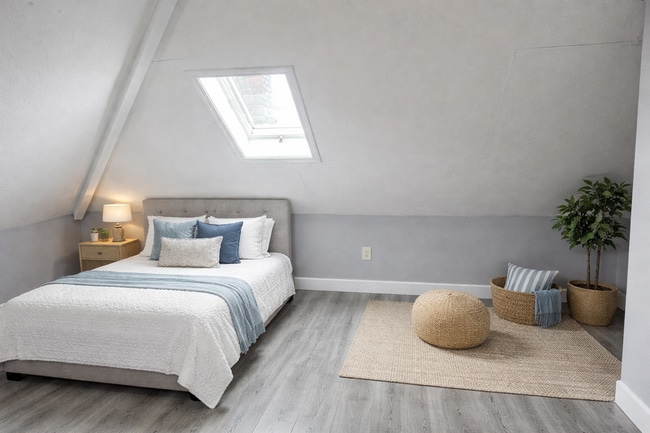 Building Photo - 2707 N College Ave