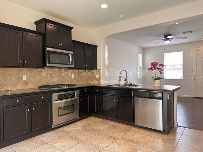 Foto del edificio - 3672 Etchings Way