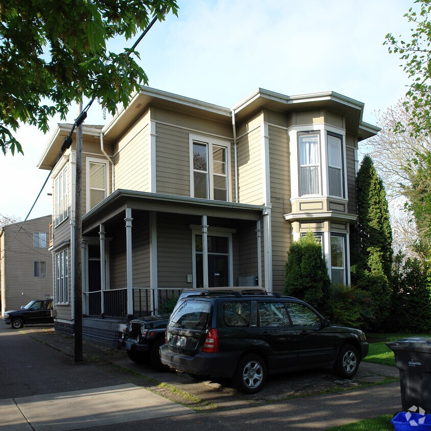 Primary Photo - 446 E 12th Ave