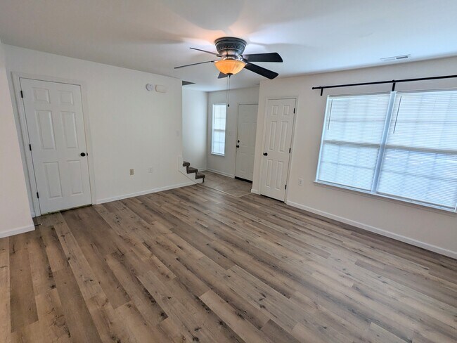 Sala de estar - 2237 Spring Meadow Ln SE