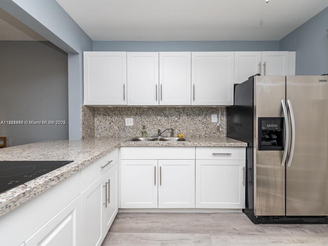 Foto principal - 2200 Park Ln