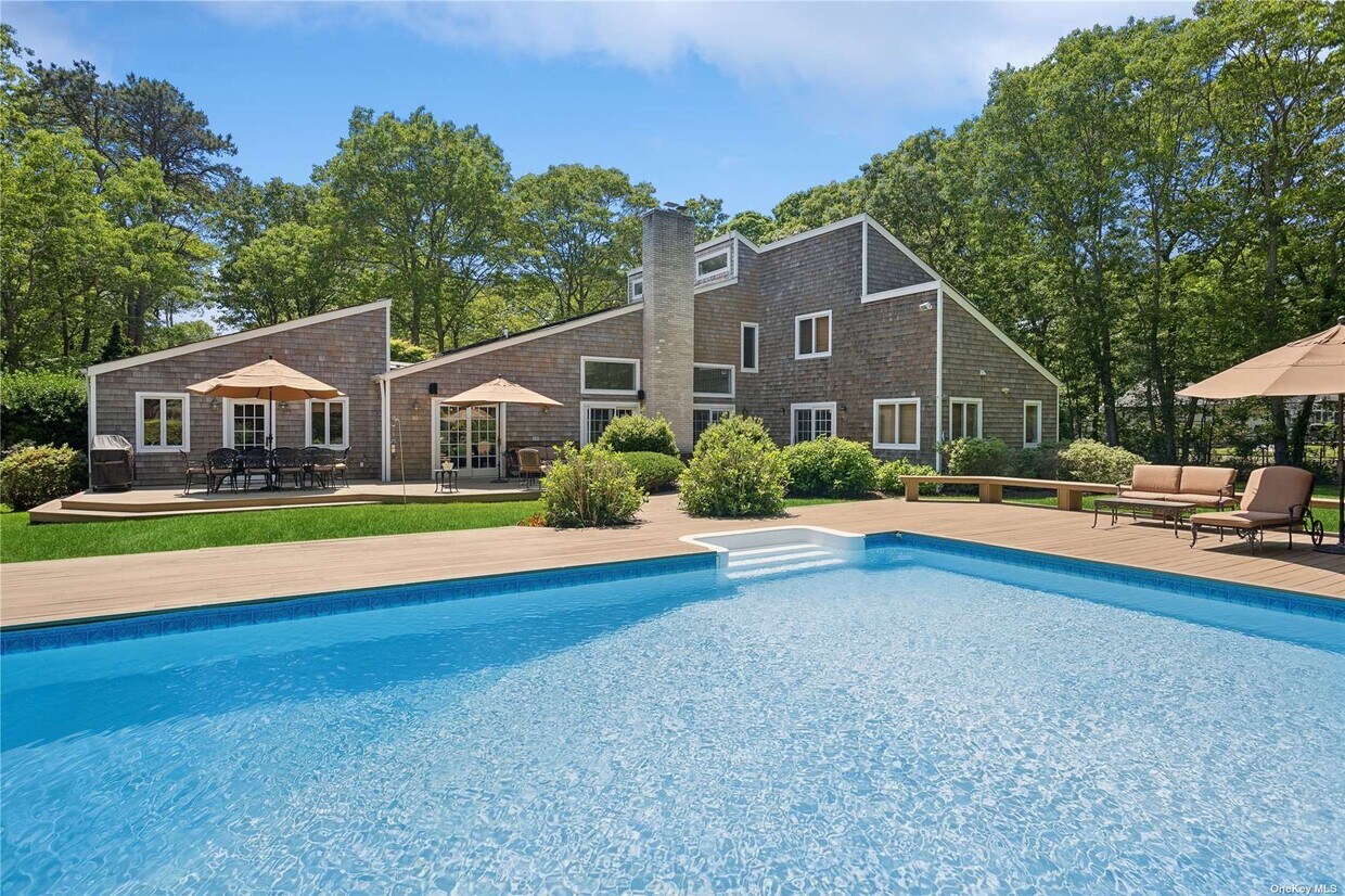 Foto principal - 8 Indian Pipe Dr