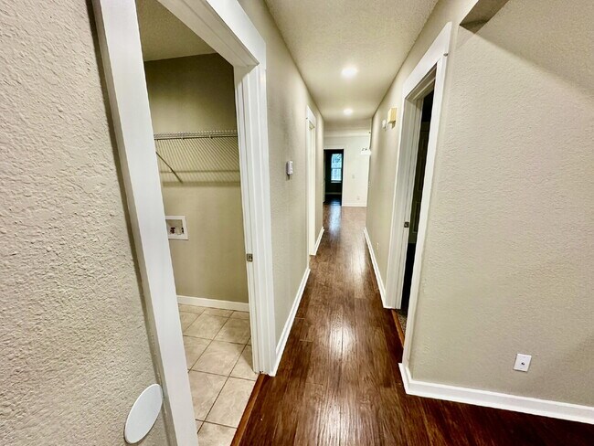 Foto del edificio - 3513 W Wood St