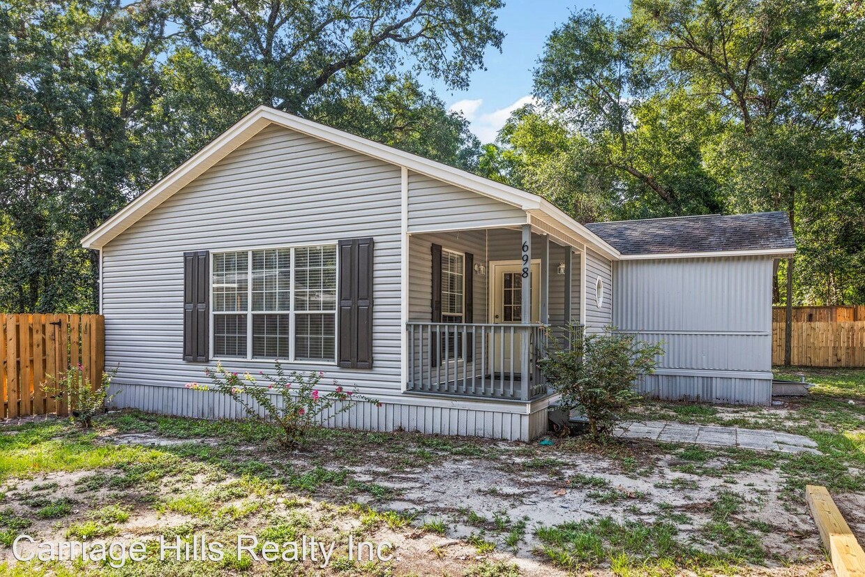 698 Persimmon St, Freeport, FL 32439 House Rental in Freeport, FL