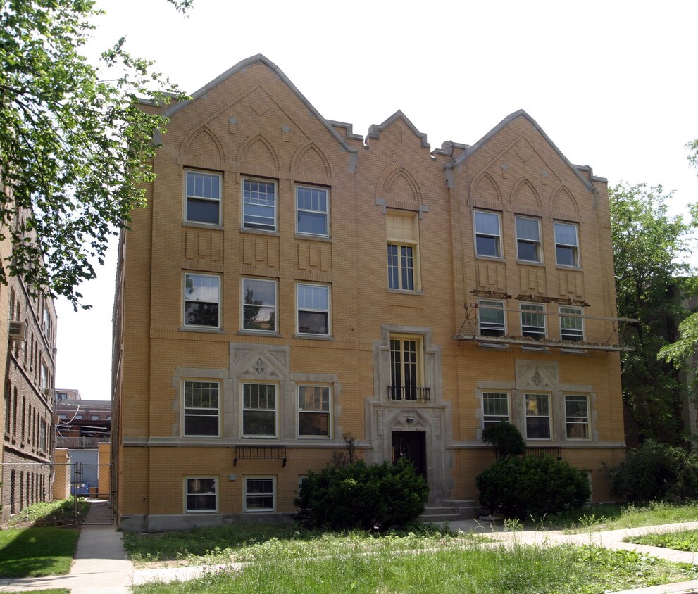 Primary Photo - 820 Dobson St
