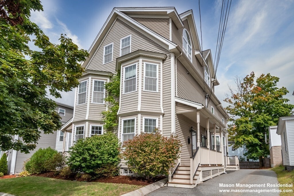 123 Russell St, Waltham, MA 02453 Townhome Rentals in Waltham MA
