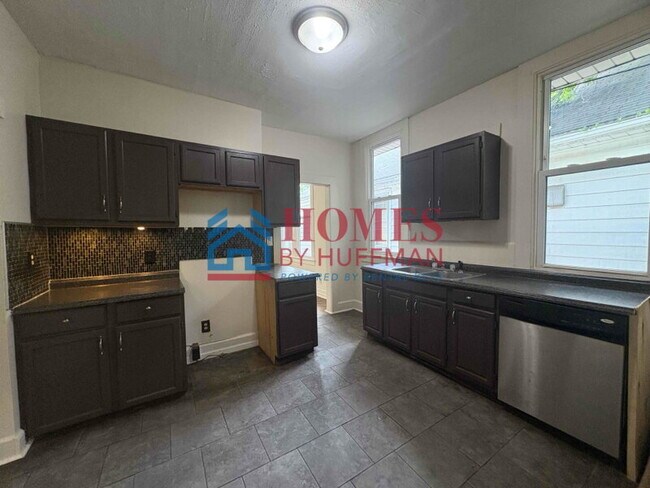 Foto del edificio - Two Bedroom House | Move-in Ready