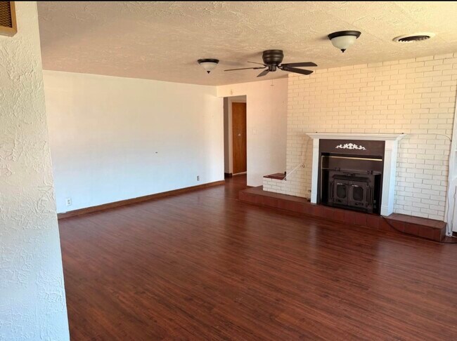 Building Photo - 113 Stull Ct