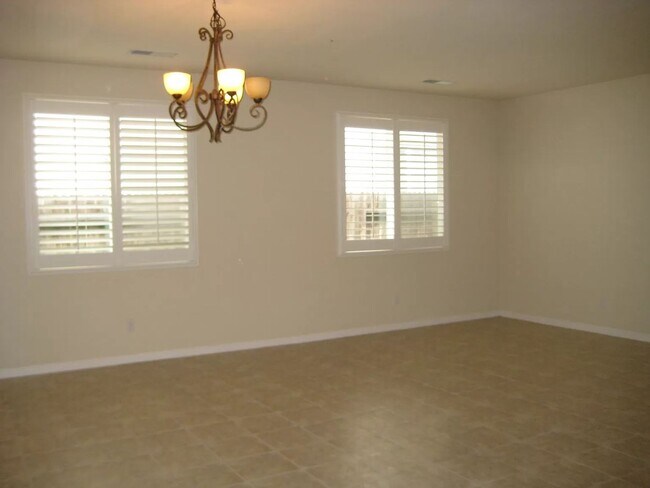 Foto del edificio - Beautiful and Spacious Elk Grove Home Comi...