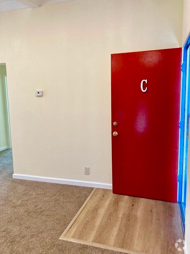 Building Photo - 907 Sharmon Palms Ln