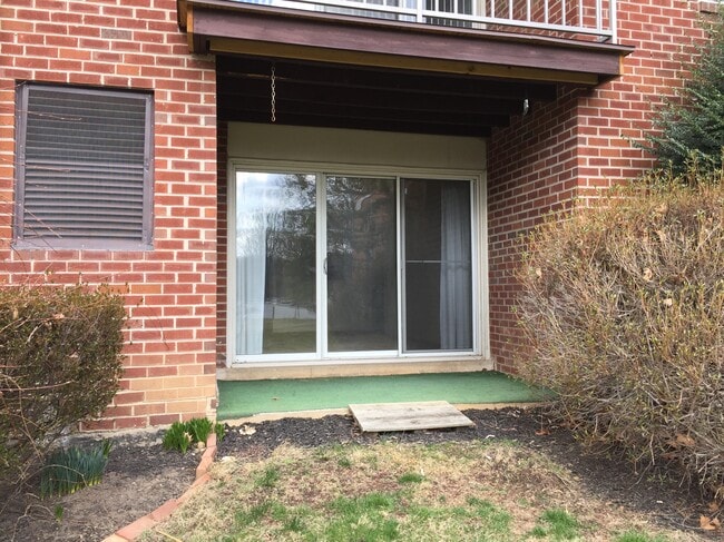 Building Photo - 342 Drummers Ln