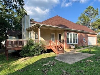 Foto del edificio - 100 Overton Rd