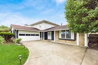 Building Photo - 2715 Kenview Rd S