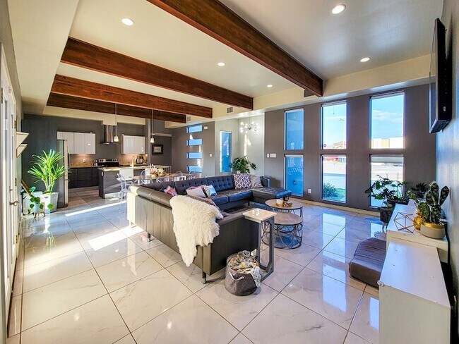 Foto del edificio - 2375 Oak Breeze Cir