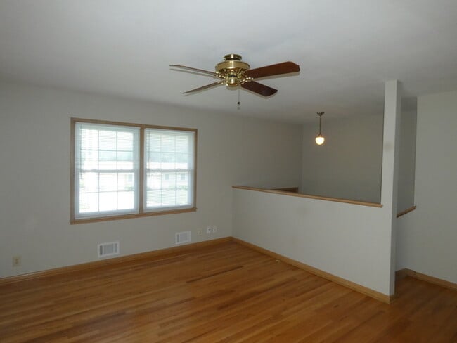 Building Photo - 1608 NE 65th St