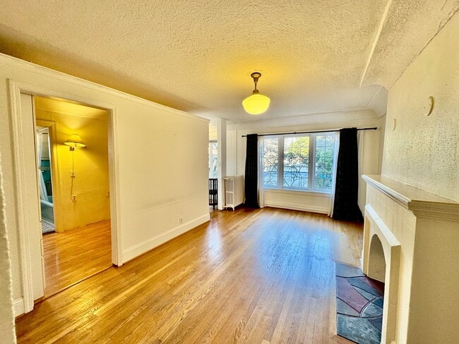 Foto del edificio - Charming Studio in the heart of Capitol Hill!!!!!