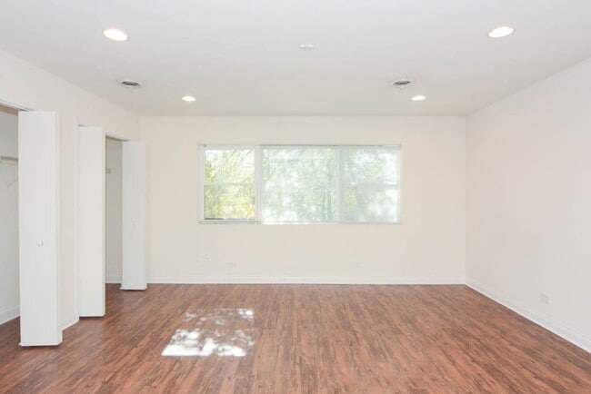 Foto del edificio - 3940 N Pulaski Rd
