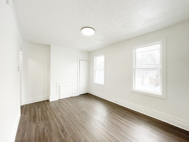 Foto del edificio - 709-711 Industry St