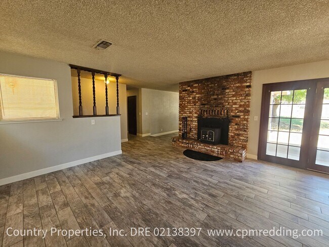 Foto del edificio - 12183 Dry Creek Rd