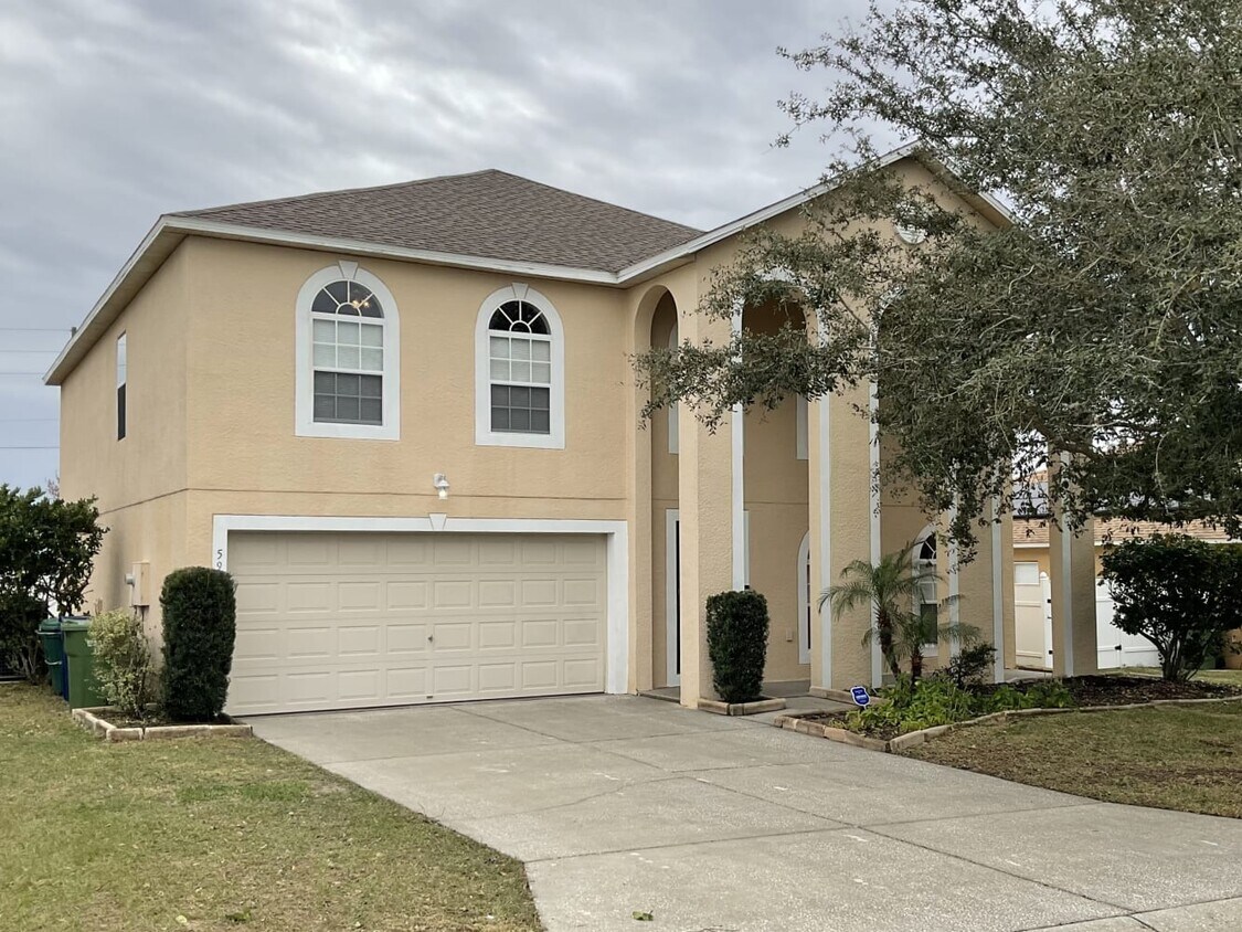 Foto principal - 5932 Royal Hills Cir