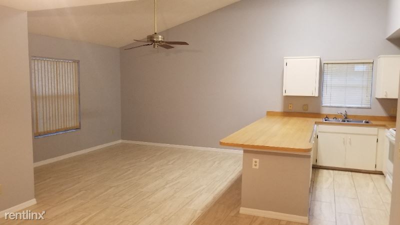 Building Photo - 2 br, 2 bath Townhome - S. Mills Ave