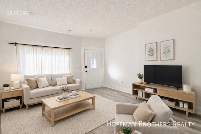 Building Photo - 1336 S Catalina St