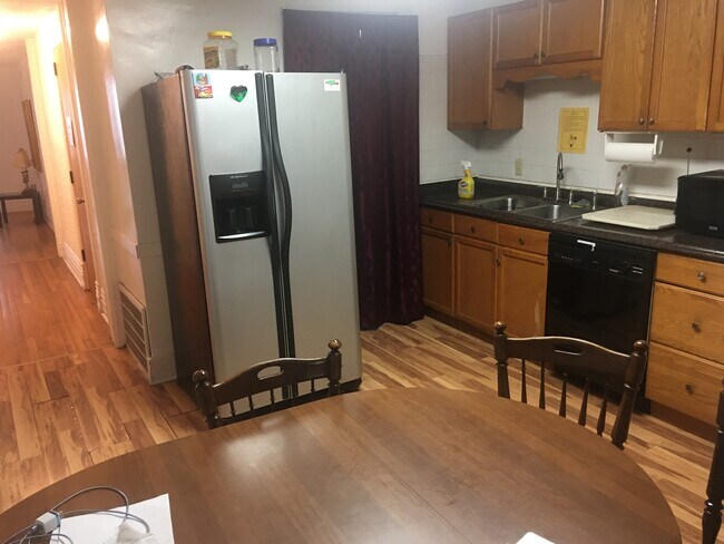 Kitchen looking toward front - 821 S Laflin St