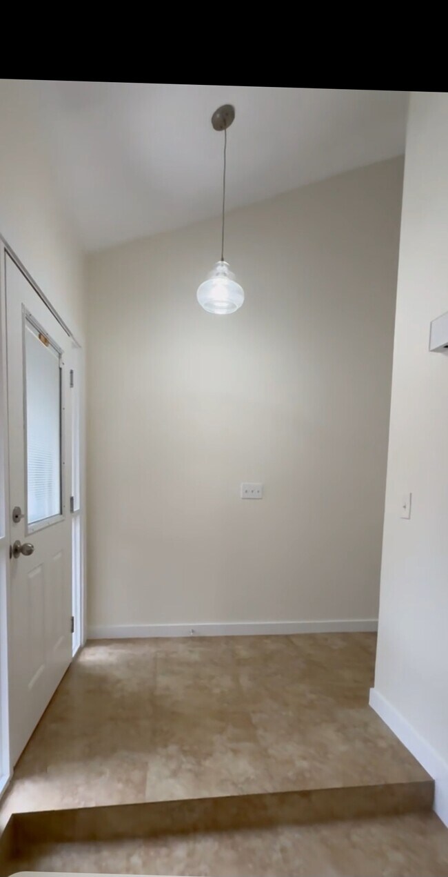 Foto del edificio - 121 Springwind Way