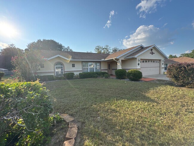 Foto del edificio - Beautiful Pool Home In Great Location!