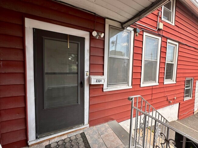Building Photo - 414 Undercliff Ave