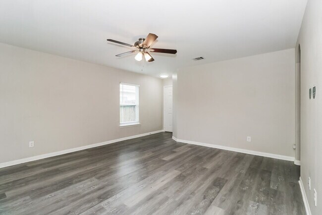 Foto del edificio - 428 Ruby Ln