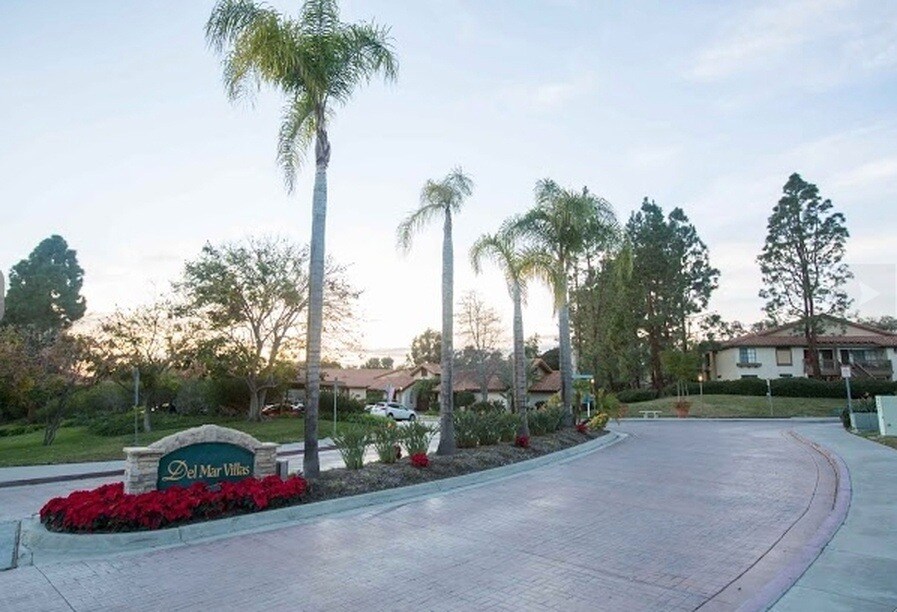 Primary Photo - 12530 Carmel Creek Rd