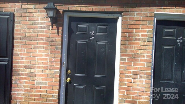 Foto del edificio - 405 17th Ave NW