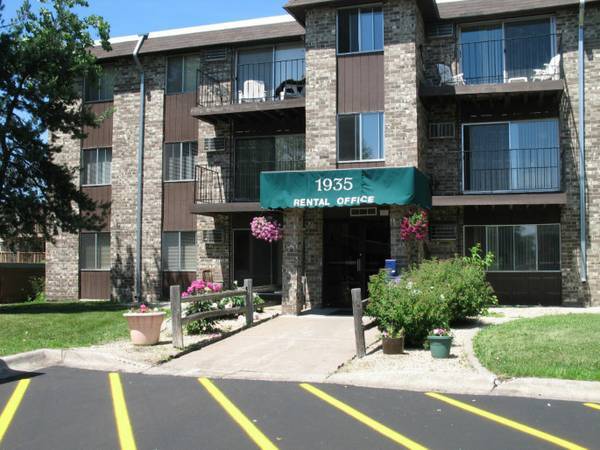 Primary Photo - Vailwood Apartments