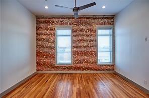 Foto del edificio - 200 W Brown St